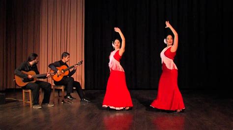  Entre dos aguas, Muzyka Flamenco z Głęboką Duszą i Gorącym Tempem